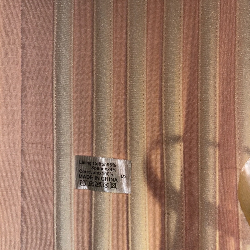 Corset - Picture 6 of 7